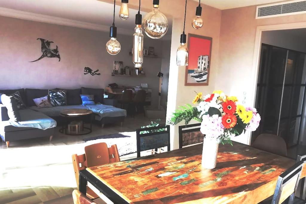 Appartement Nice Centre Vue Mer Avec Piscine Pour Famille, Couple D'Amis Pas De Groupes De Jeunes Autorises Buitenkant foto