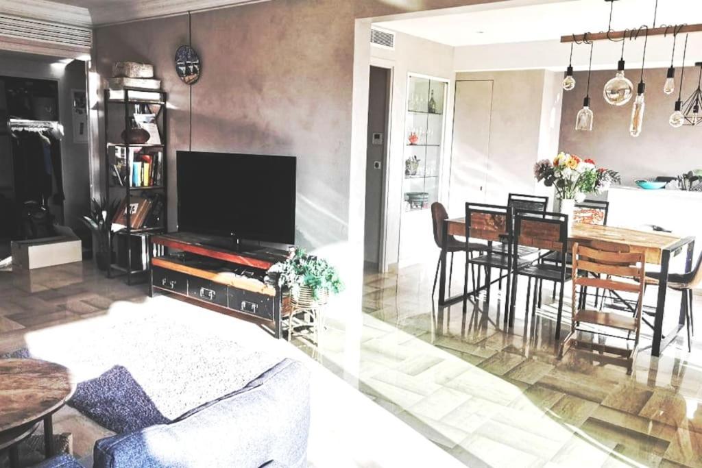 Appartement Nice Centre Vue Mer Avec Piscine Pour Famille, Couple D'Amis Pas De Groupes De Jeunes Autorises Buitenkant foto